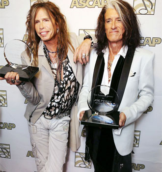 steven tyler-330x350
